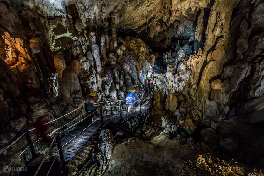 1- غارهای مولو Mulu Caves