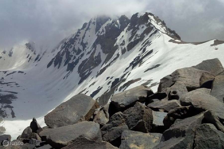 علم کوه – ارتفاع 4850 متر