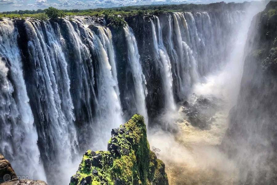 آبشارهای ویکتوریا – بین زامبیا و زیمبابوه