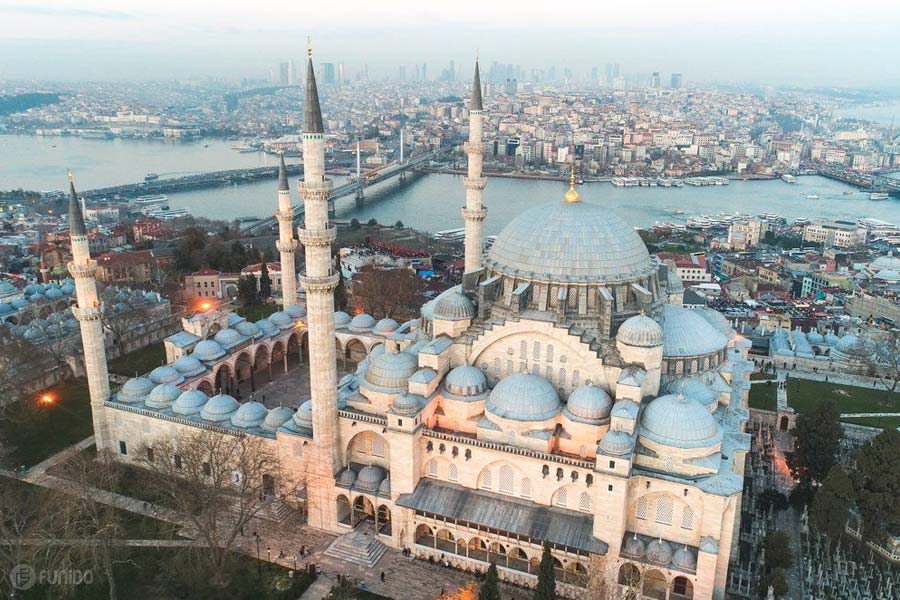 مسجد سلیمانیه: تاریخ بر بلندای شهر