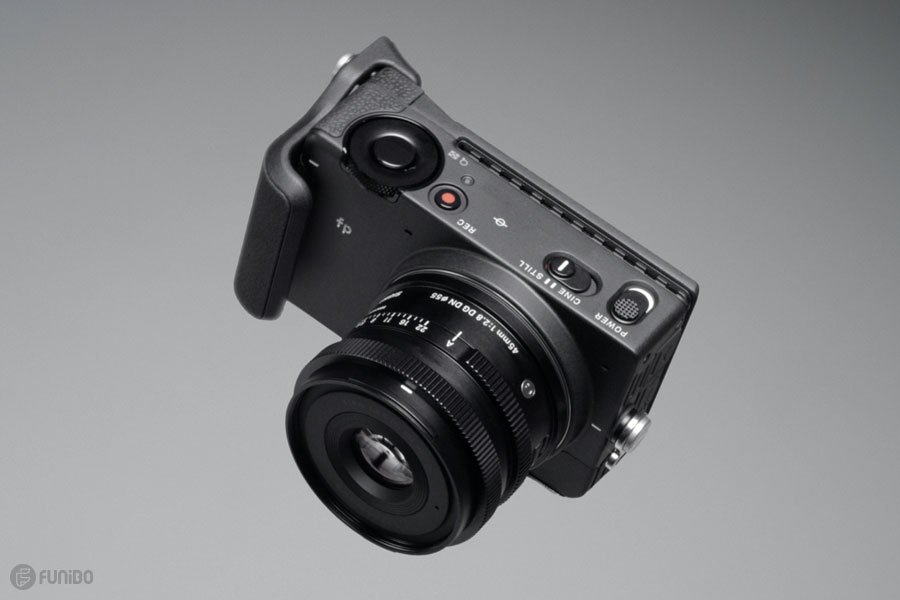 بهترین دوربین با فریم کامل: Sigma Fp