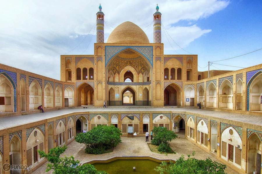 مسجد آقابزرگ از مکان های گردشگری کاشان